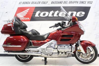 Honda GL 1800 Gold Wing (2000 - 05) usata