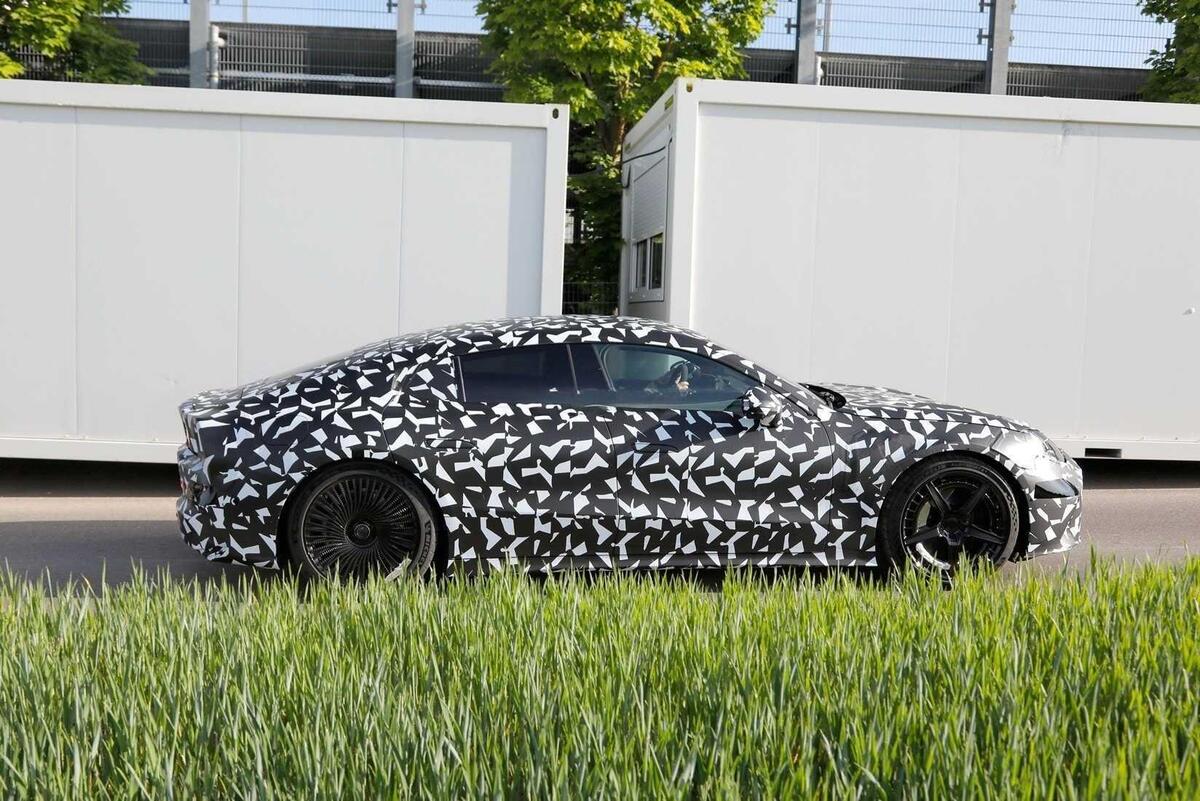 Mercedes-AMG GT elettrica 2026: potenza da hypercar, efficienza da compatta