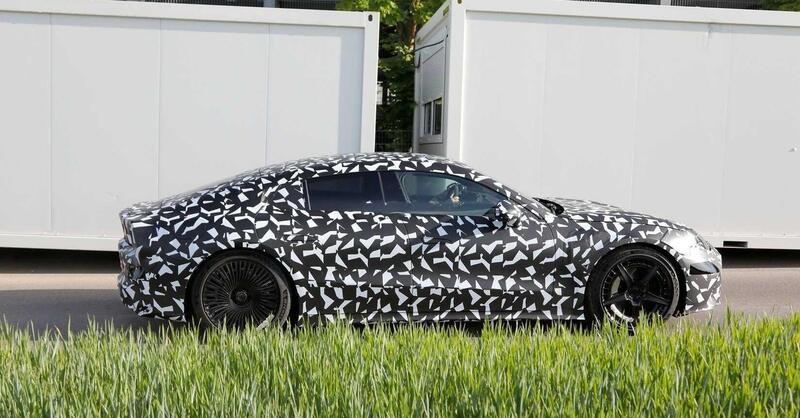 Mercedes-AMG GT elettrica 2026: potenza da hypercar, efficienza da compatta