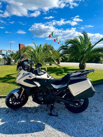 Honda NT 1100 DCT Electronic Suspension (2025) usata