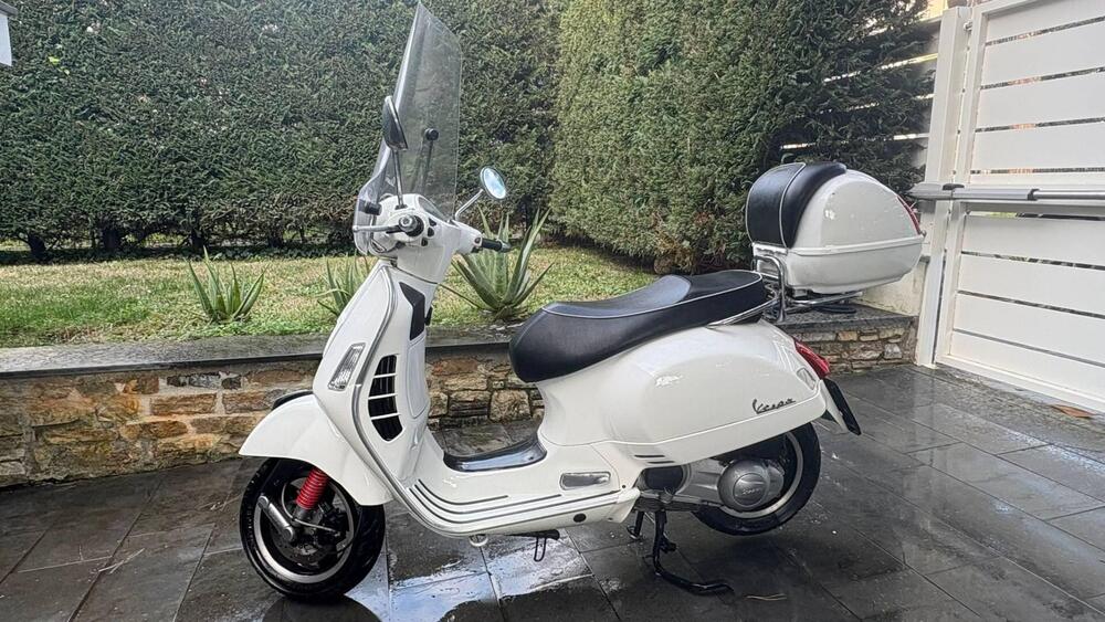 Vespa GTS 300 Super (2008 - 16) (2)
