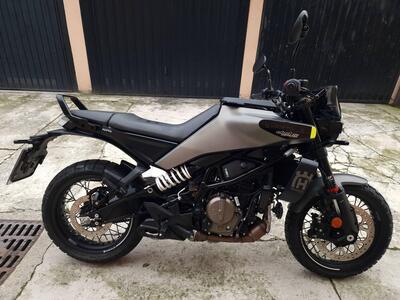 Husqvarna Svartpilen 125 (2024 - 25) usata