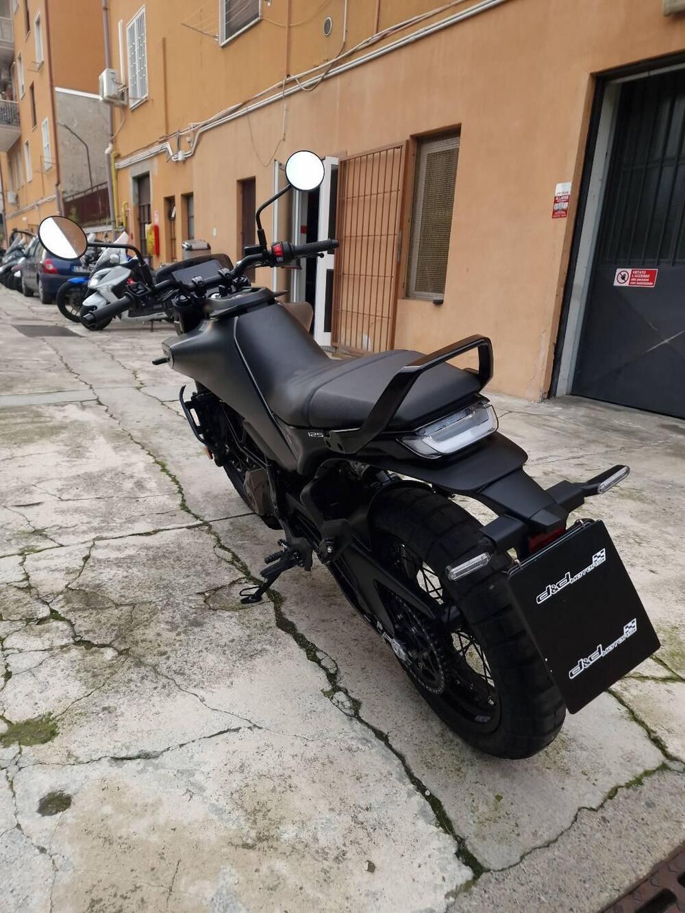 Husqvarna Svartpilen 125 (2024 - 25) (6)