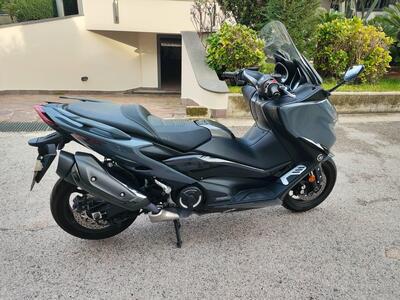 Yamaha T-Max 560 Tech Max (2021) usata