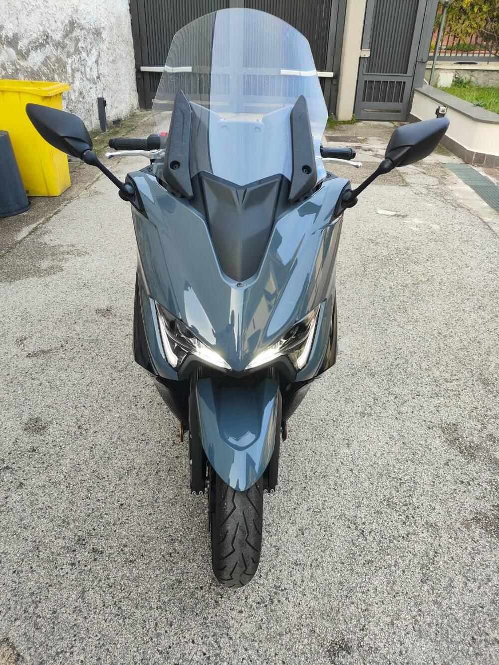 Yamaha T-Max 560 Tech Max (2021) (2)