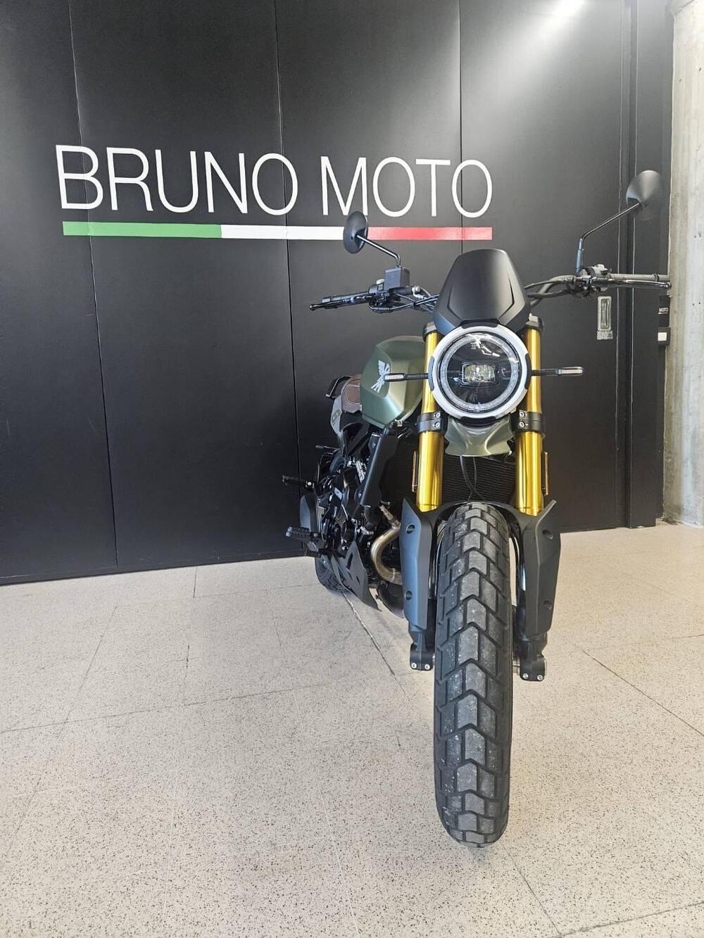 Moto Morini SEIEMMEZZO SCR (2022 - 25) (3)