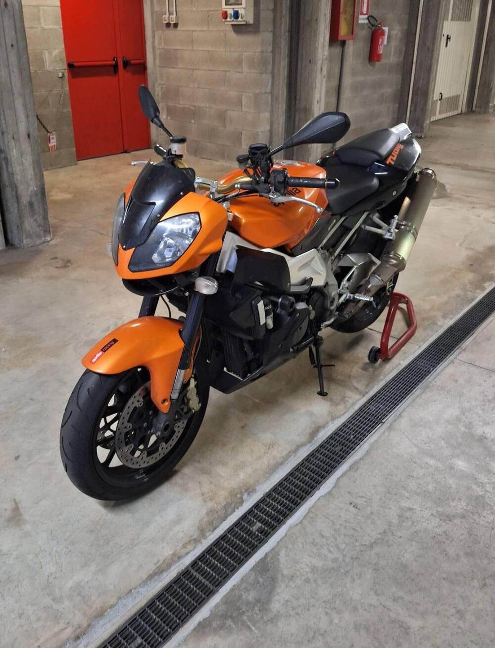 Aprilia Tuono 1000 R (2006 - 10) (2)