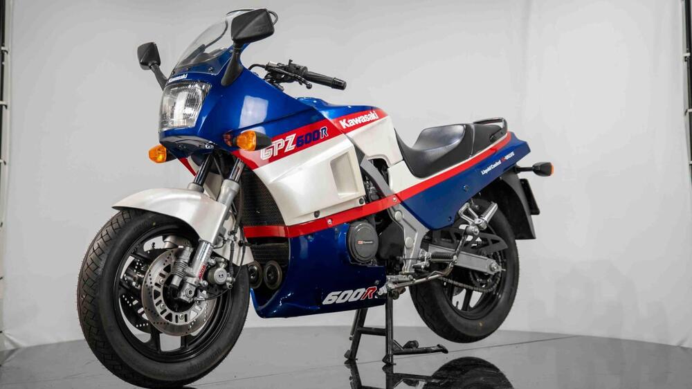 Kawasaki GPZ-R 600 (3)