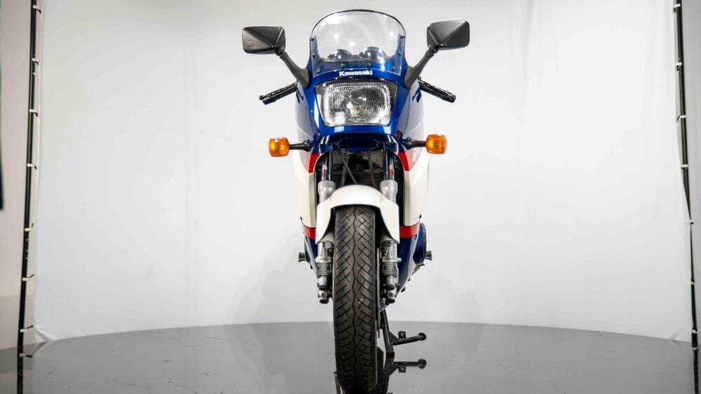 Kawasaki GPZ-R 600 (4)