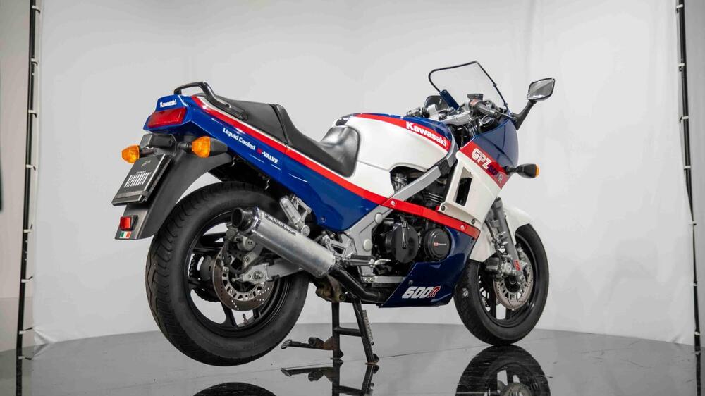 Kawasaki GPZ-R 600 (7)