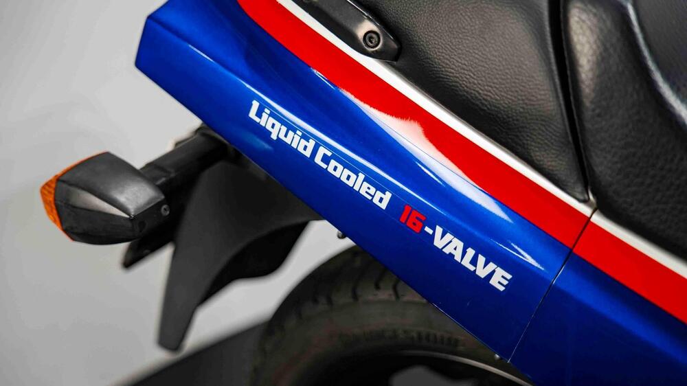 Kawasaki GPZ-R 600 (13)