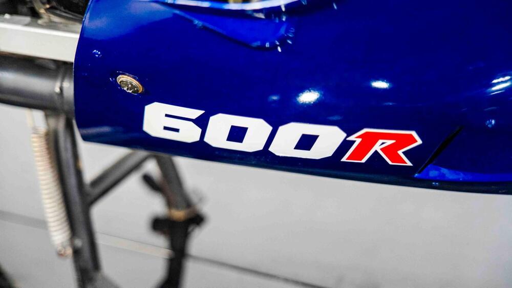 Kawasaki GPZ-R 600 (16)