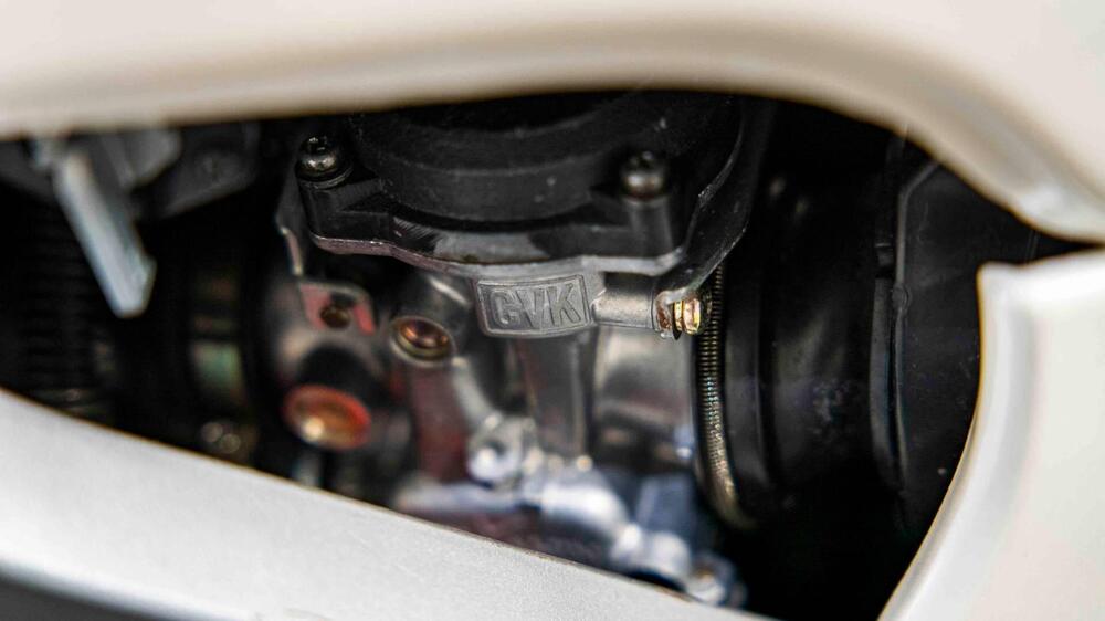 Kawasaki GPZ-R 600 (18)