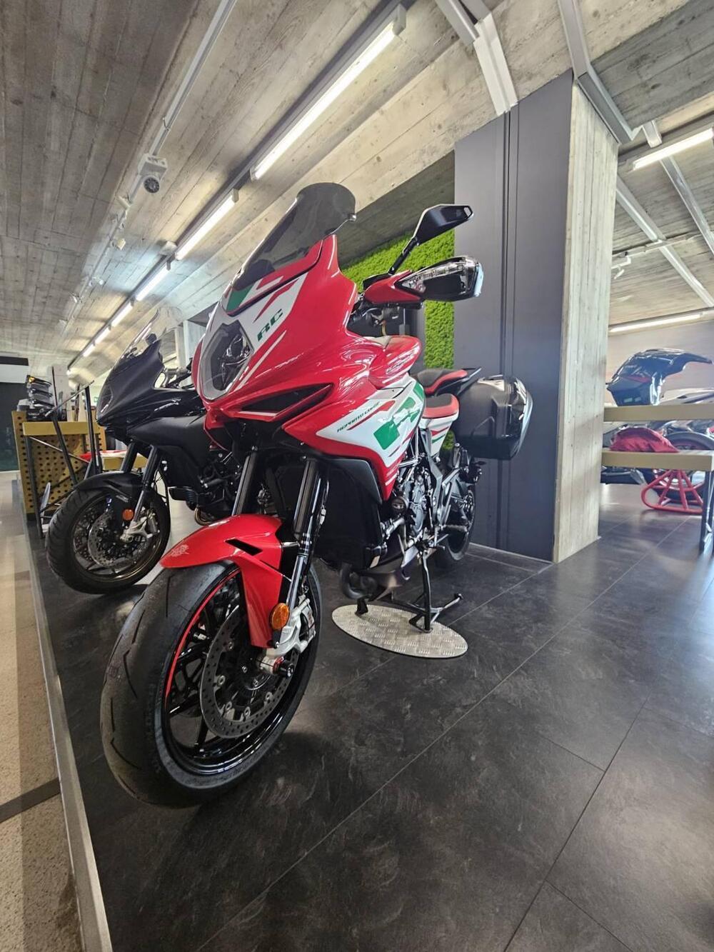 MV Agusta Turismo Veloce 800 RC SCS (2022 - 25) (3)