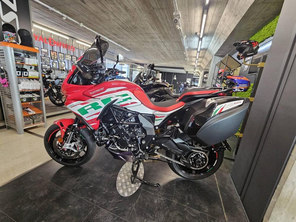 MV Agusta Turismo Veloce 800 RC SCS (2022 - 25) (2)