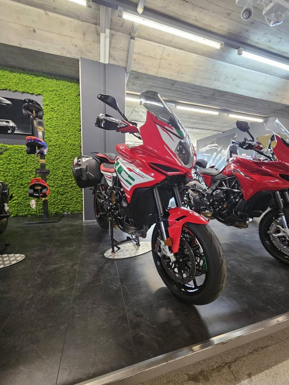 MV Agusta Turismo Veloce 800 RC SCS (2022 - 25) (5)