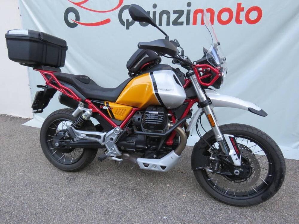 Moto Guzzi V85 TT Evocative Graphics (2021 - 23) (2)