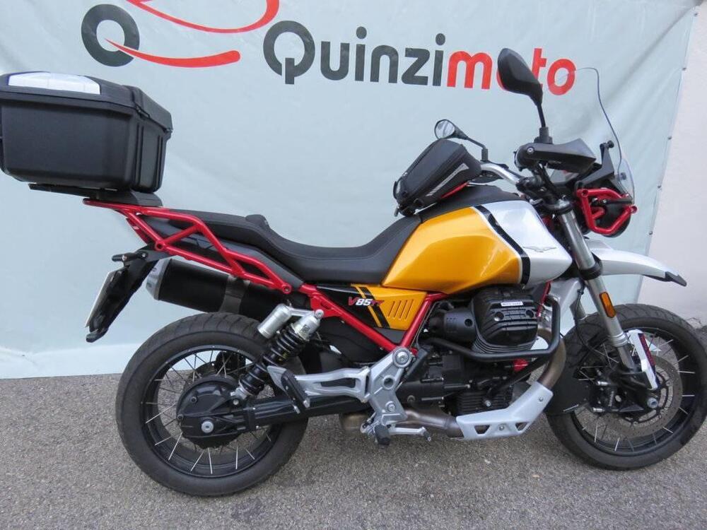 Moto Guzzi V85 TT Evocative Graphics (2021 - 23) (3)