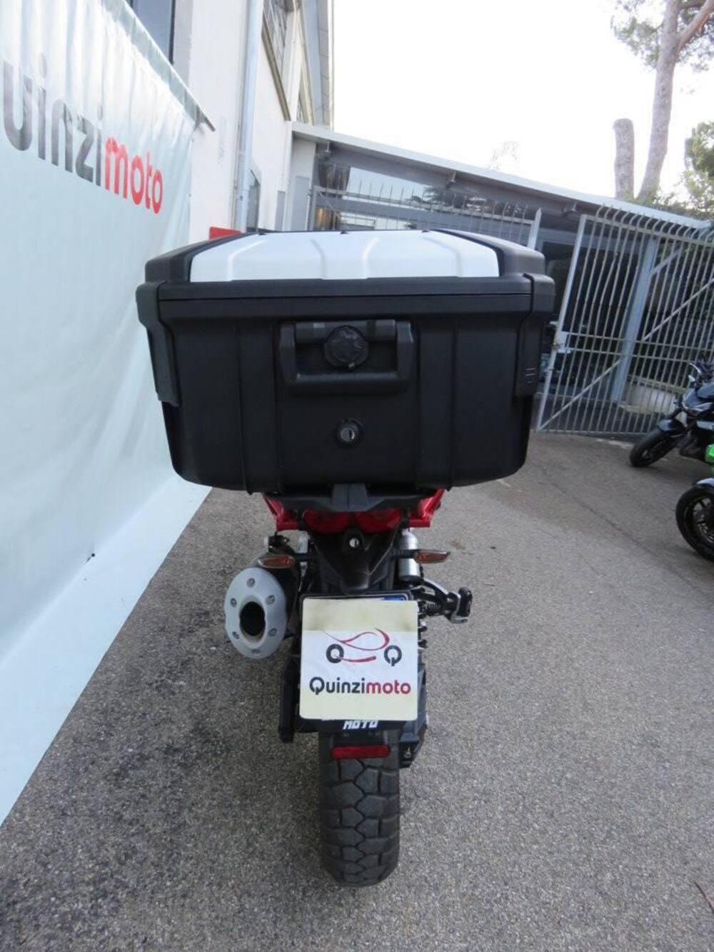 Moto Guzzi V85 TT Evocative Graphics (2021 - 23) (4)