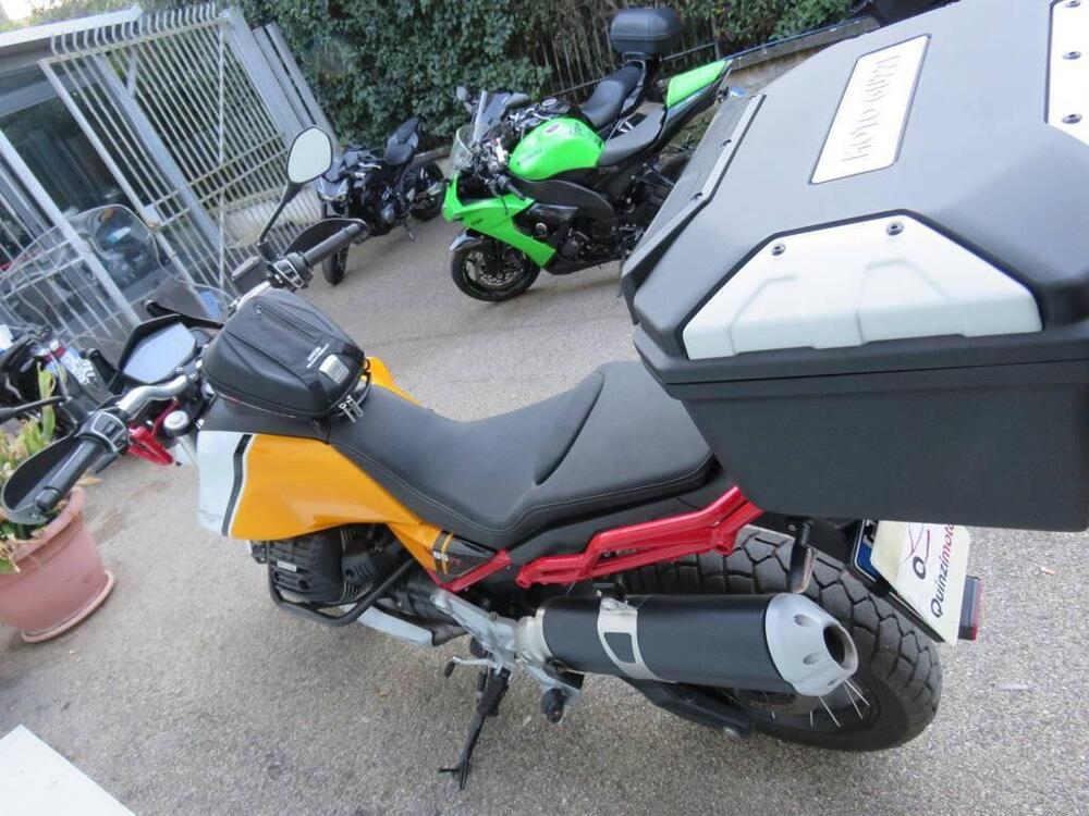 Moto Guzzi V85 TT Evocative Graphics (2021 - 23) (5)