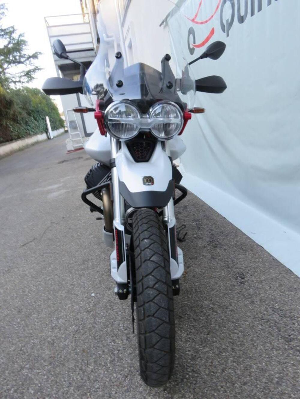 Moto Guzzi V85 TT Evocative Graphics (2021 - 23) (7)