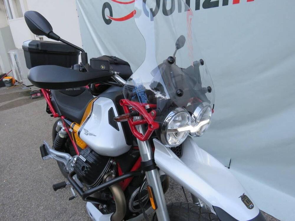 Moto Guzzi V85 TT Evocative Graphics (2021 - 23) (15)