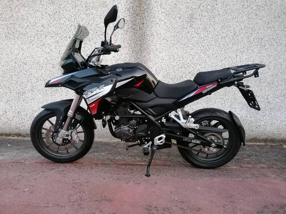 Benelli TRK 251 (2022 - 25) (6)