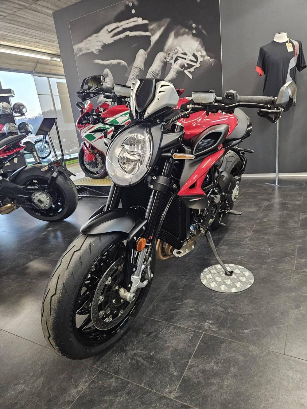 MV Agusta Dragster 800 R (2023 - 25) (3)