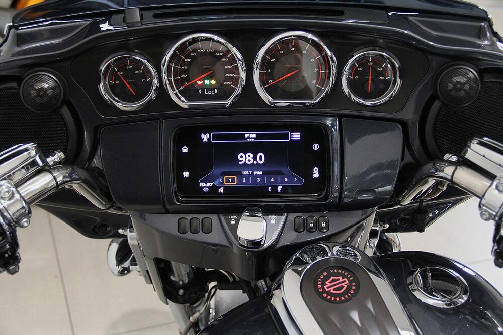 Harley-Davidson 117 Street Glide (2018 - 20) - FLHXSE (11)