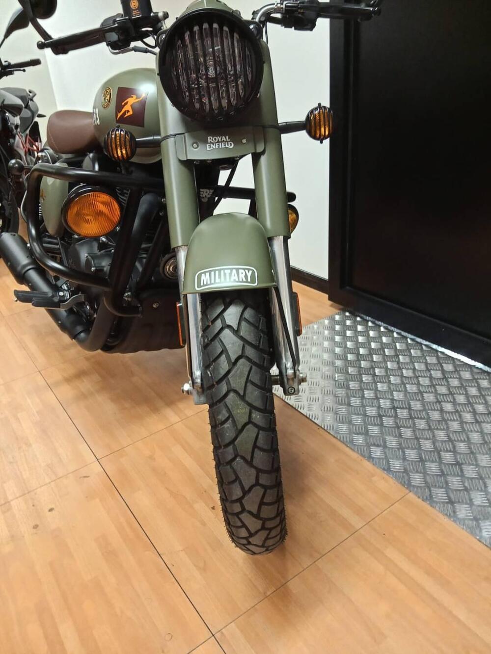 Royal Enfield Classic 350 (2021 - 25) (3)