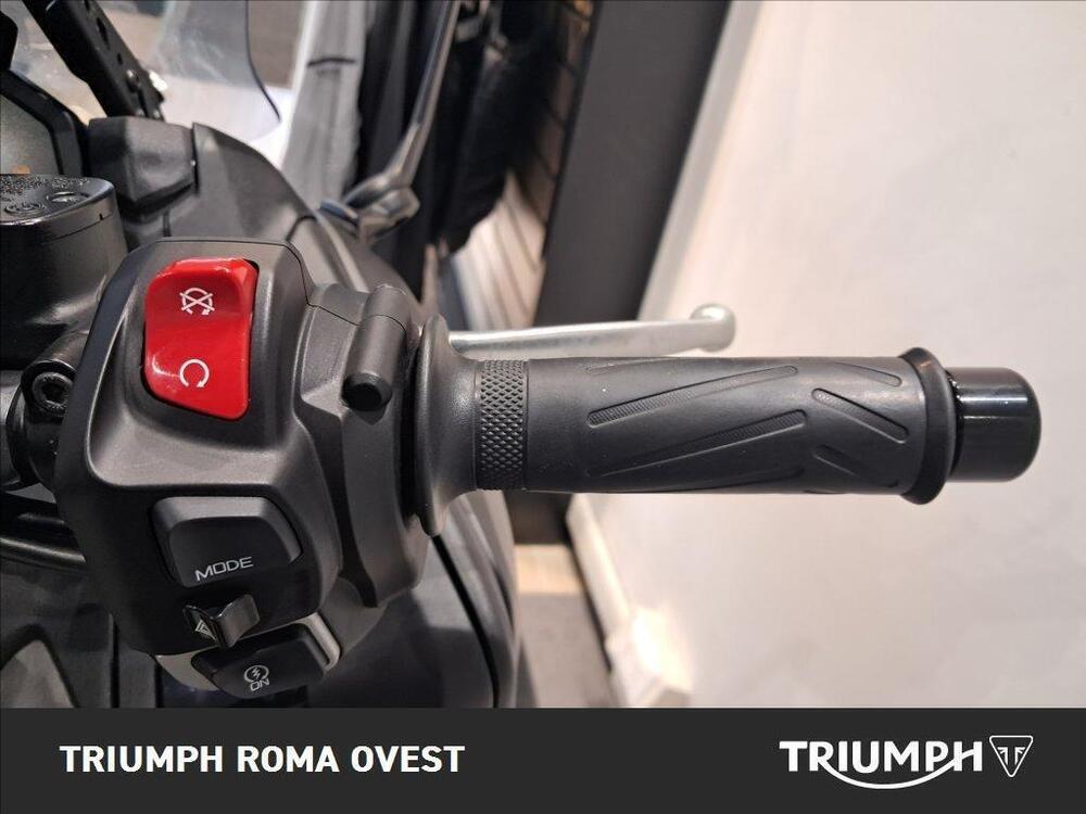 Yamaha T-Max 560 (2022 - 24) (11)