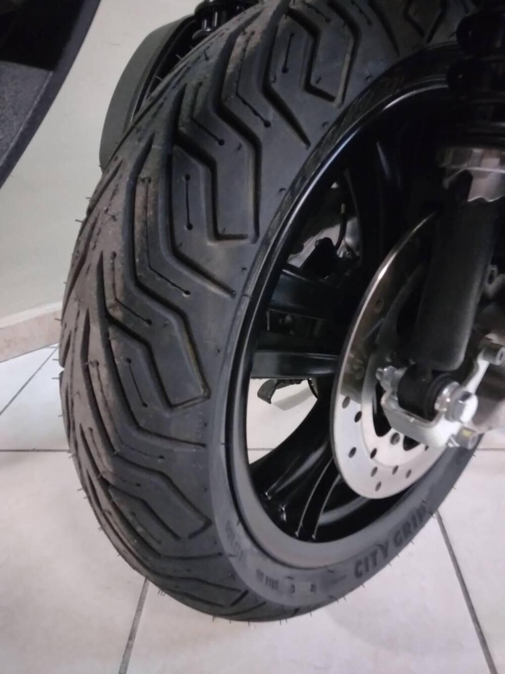 Piaggio MP3 300 ABS Hpe (2021 - 24) (5)