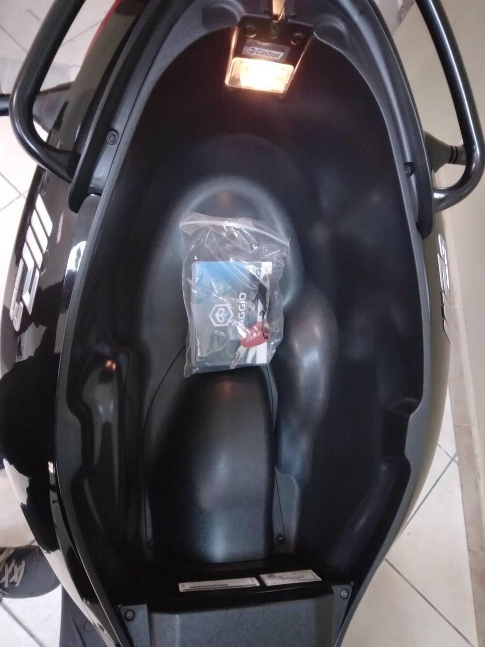 Piaggio MP3 300 ABS Hpe (2021 - 24) (8)