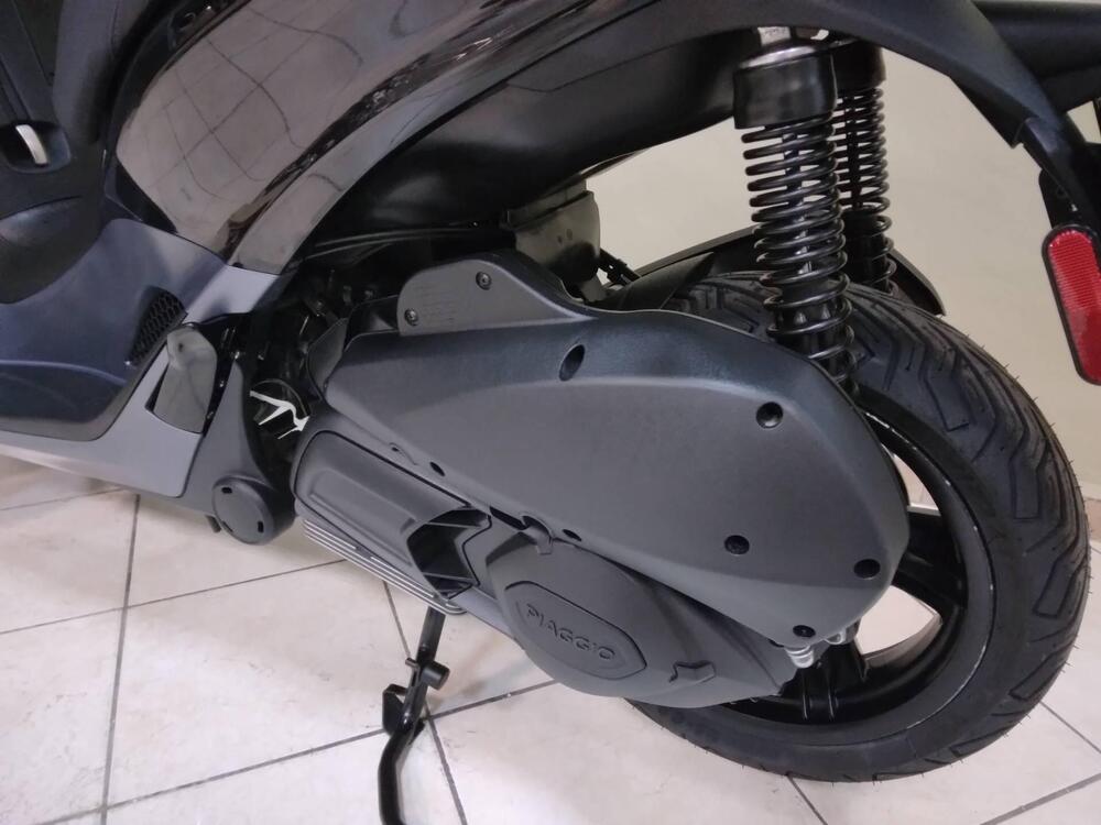 Piaggio MP3 300 ABS Hpe (2021 - 24) (9)