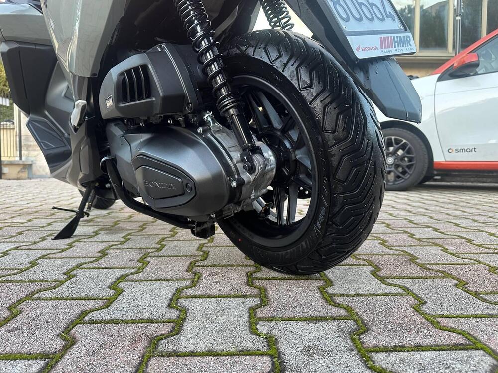 Honda Forza 350 Deluxe (2022 - 24) (9)