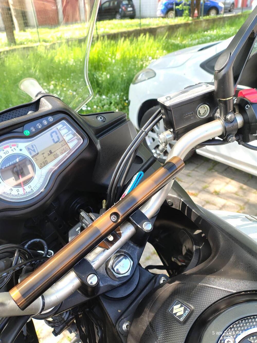Suzuki V-Strom 650 ABS (2011 - 17) (8)