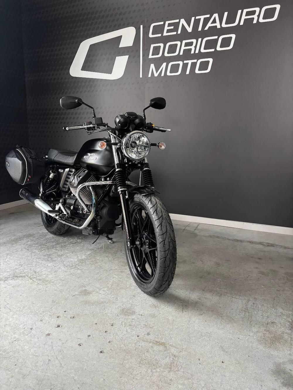 Moto Guzzi V7 Stone (2012 - 15) (3)