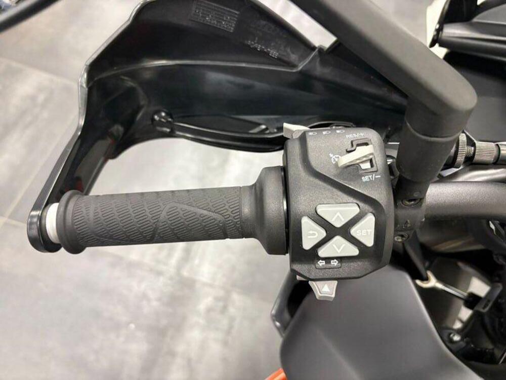 KTM 890 SMT (2023 - 26) (11)