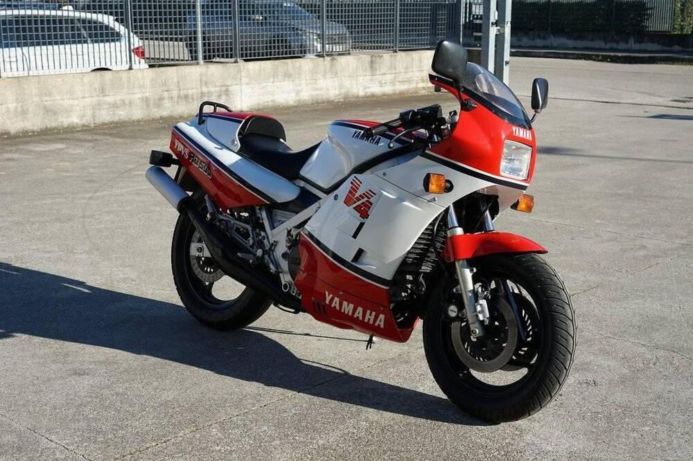 Yamaha RD500V4