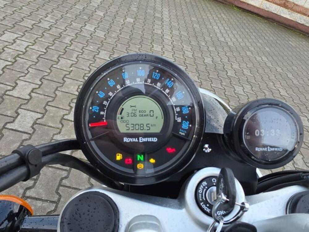 Royal Enfield Super Meteor 650 (2023 - 25) (7)