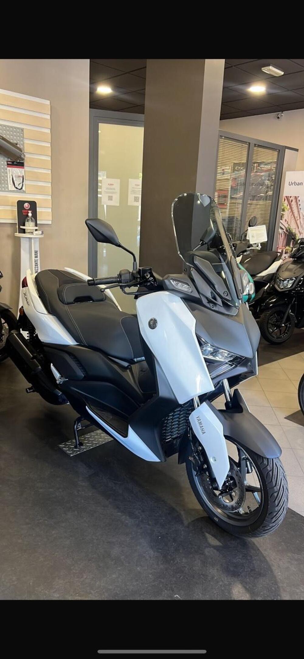 Yamaha X-Max 300 (2025)