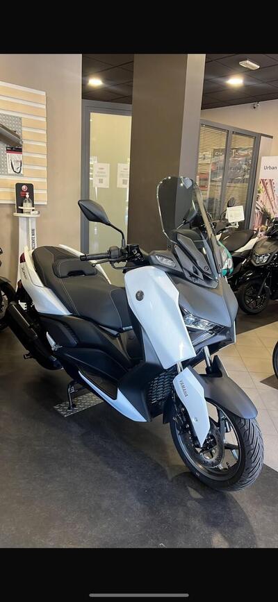 Yamaha X-Max 300 (2025) usata