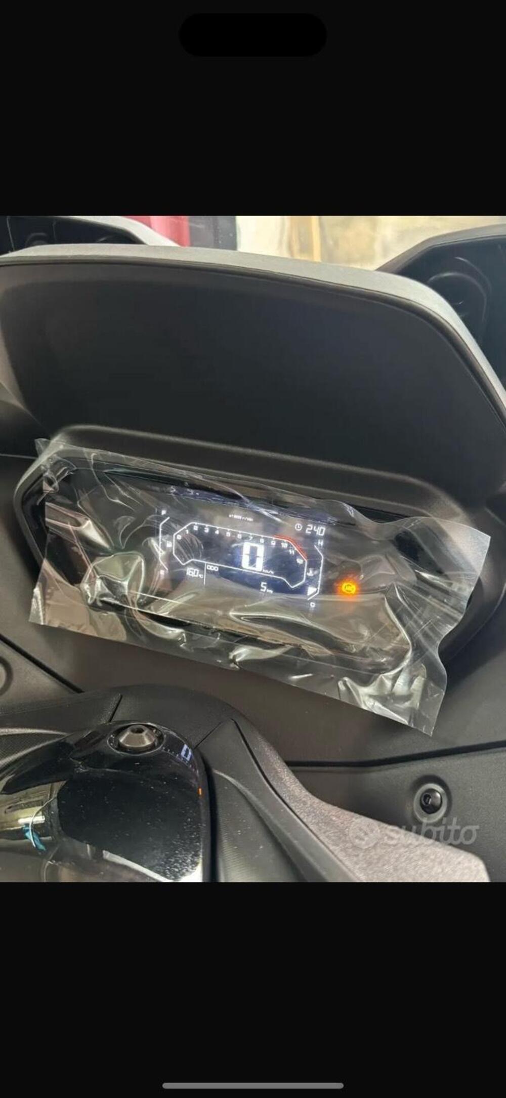 Yamaha X-Max 300 (2025) (3)