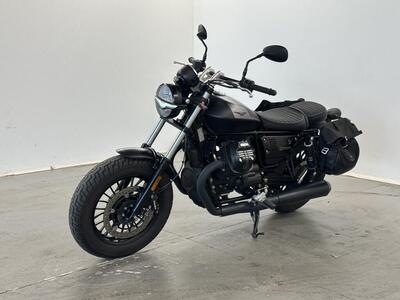 Moto Guzzi V9 Bobber (2021 - 25) usata