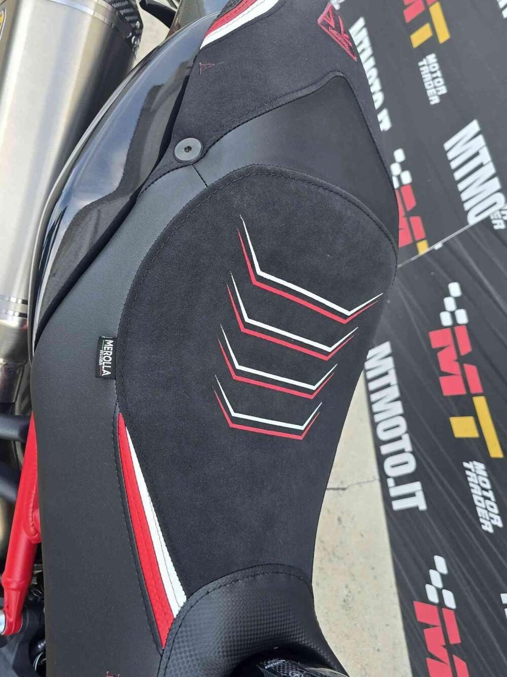 Triumph Speed Triple 1050 R ABS (2011 - 15) (8)