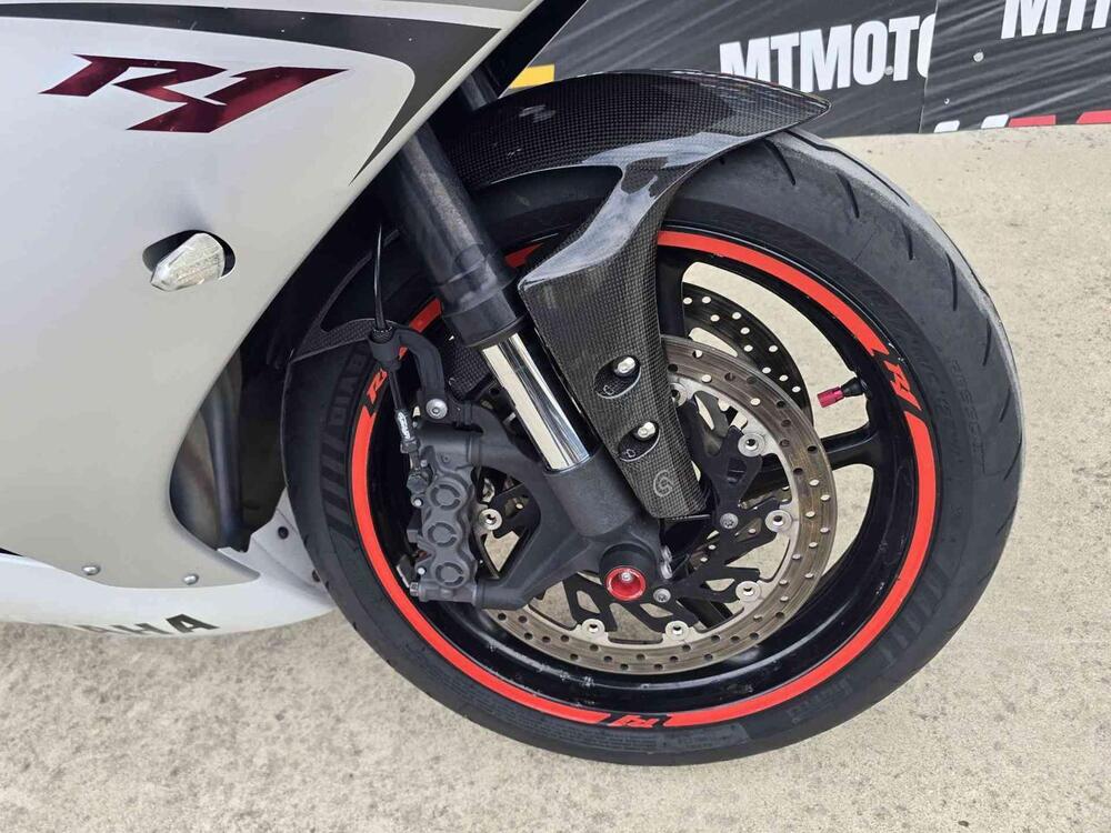 Yamaha YZF R1 (2009 - 11) (6)