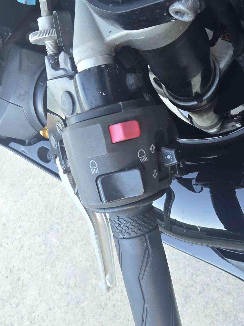 Yamaha YZF R1 (2007 - 08) (11)