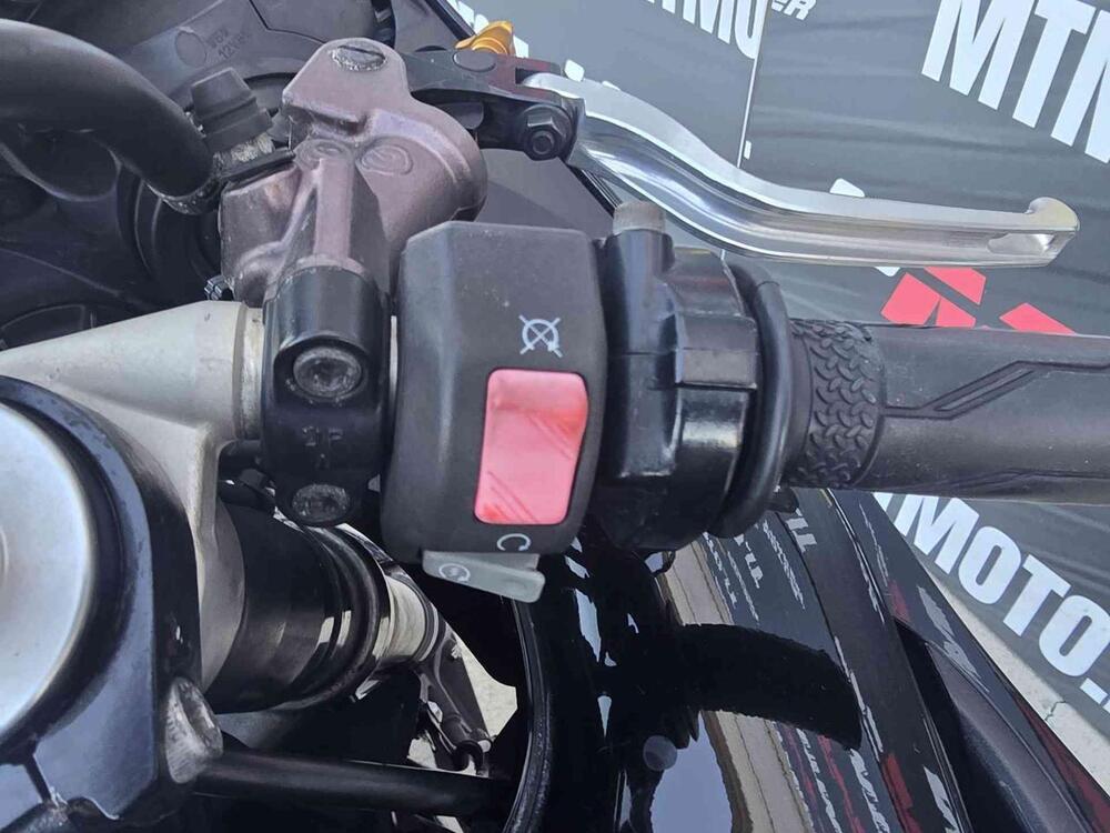 Yamaha YZF R1 (2007 - 08) (12)