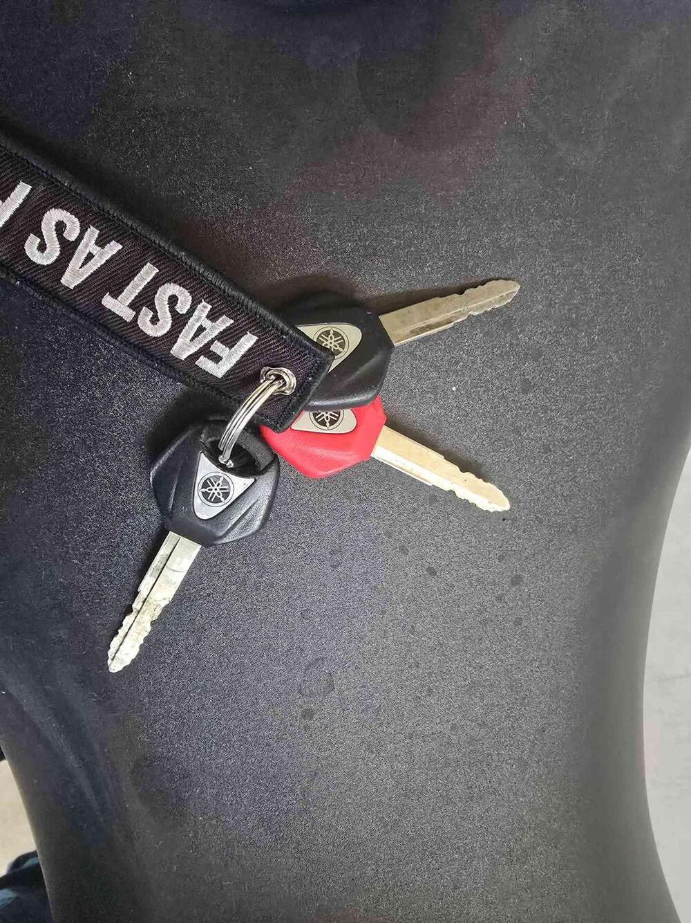 Yamaha YZF R1 (2007 - 08) (10)