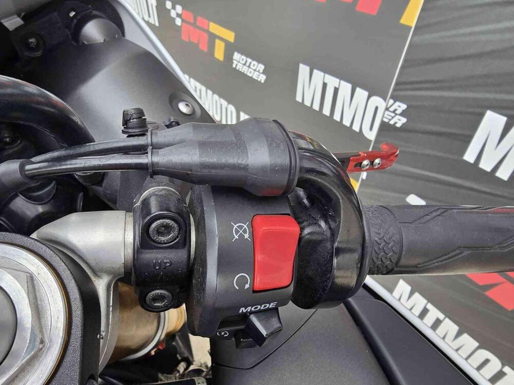 Yamaha YZF R1 (2012 - 14) (9)